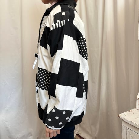 Vintage ribbon design monotone outer