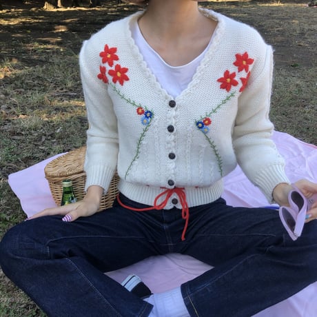White flower embroidery cardigan