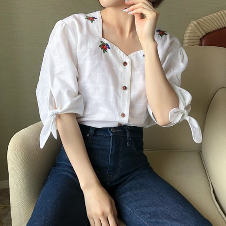 sleeve ribbon embroidery blouse