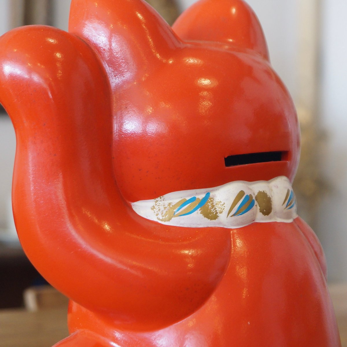 陶器製 赤色招き猫 | 安濃古道具店
