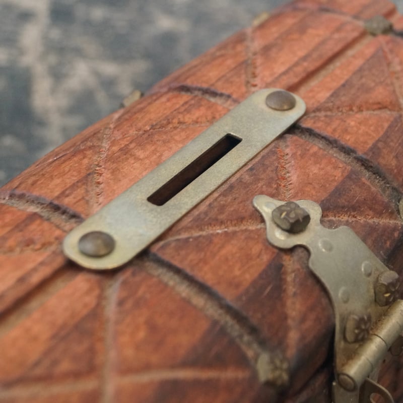 木製 宝箱型貯金箱 | 安濃古道具店