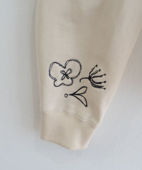 【ya-23101】
embroidery sweat shirt