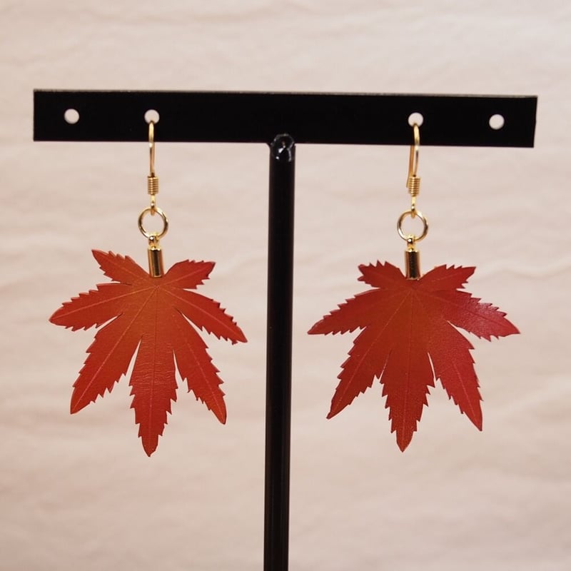 ハイジ◆一点物✧MOPヴェルメイユピアス✧ボタニカルカービング ハイジ様専用◇一点物✧MOPヴェルメイユピアス✧ボタニカル