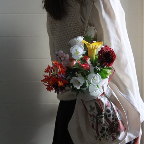 トートバッグに入ったお花　ジャルダン