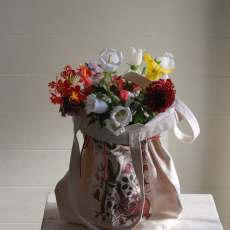 トートバッグに入ったお花　ジャルダン