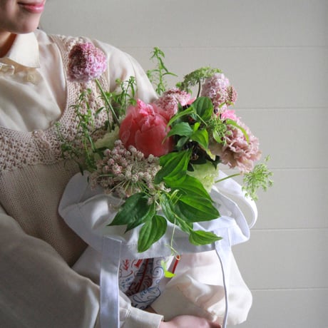 トートバッグに入ったお花　トリコロール