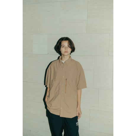 TASLAN NYLON  S/S SHIRTS_BROWN