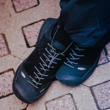 CITY COUNTRY CITYxKEEN JASPER III_BLACK/BLACK BEAUTY