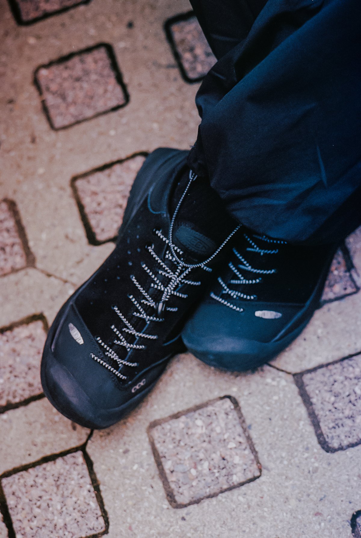 CITY COUNTRY CITYxKEEN JASPER III_BLACK/BLACK B
