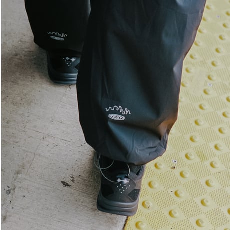 CITY COUNTRY CITYxKEEN JASPER III_BLACK/BLACK BEAUTY