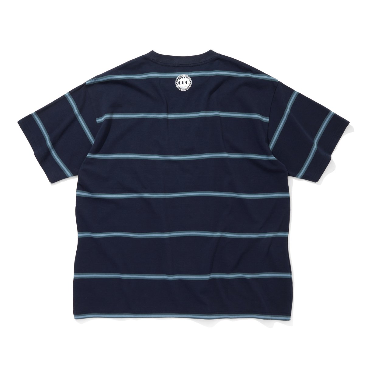 EMBROIDERD LOGO BORDER T-SHIRT | CITY COUNTRY 