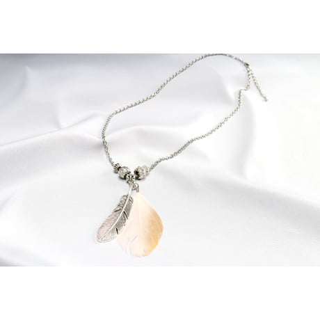 【Hiina Rose】／リアルフェザー×メタルフェザー・チェーン ネックレス（ペールピンク)【数量限定販売】