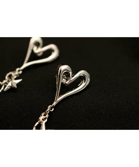 【Hiina Rose】／ハート×クロス×スター ピアス