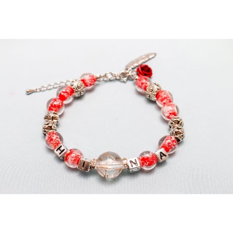 【Hiina Rose】／HINAネーム入り！ガラスビーズ・ブレスレット（レッド）