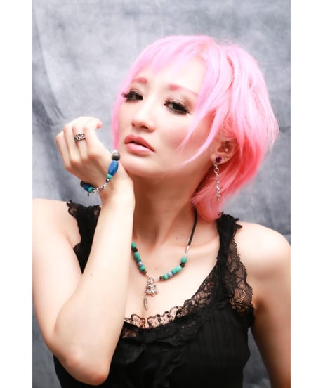 【Hiina Rose】／ターコイズ調×ウッドビーズ ゴシッククロス ブレスレット（ブルー）【数量限定販売】