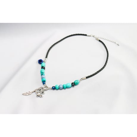 【Hiina Rose】／ターコイズ調・四つ打ちレザー ネックレス（ブラック）