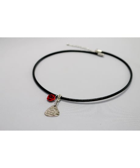 【Hiina Rose】／メッセージプレート ネックレス（レザー／レッド）