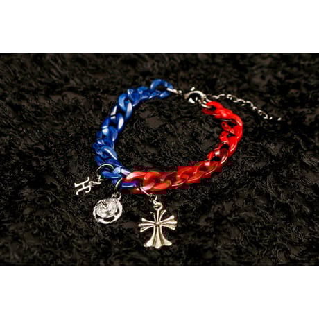 【Hiina Rose】／HINAイニシャル付き！ツートーンマーブルカラー・アクリルチェーン ブレスレット（レッド×ブルー）【一点もの】
