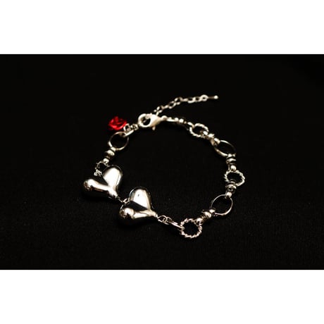 【Hiina Rose】／デザインチェーン・メタリックダブルハート ブレスレット（シルバー）