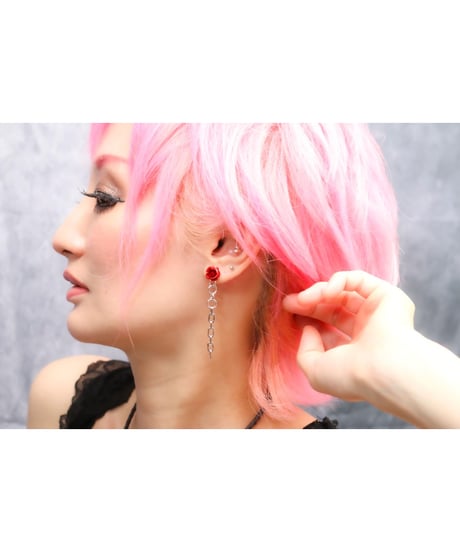 【Hiina Rose】／6way！メタルチェーン・ローズピアス（レッドローズ）