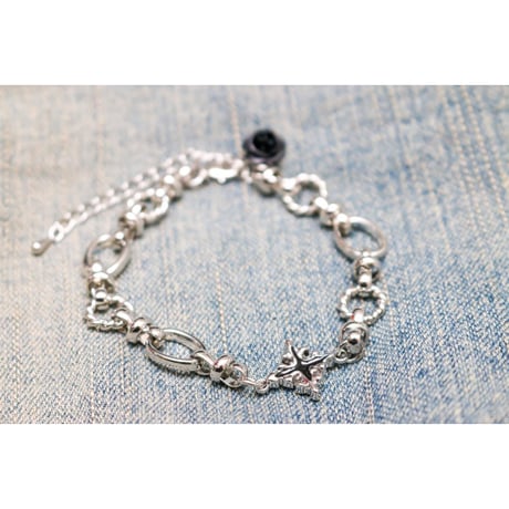 【Hiina Rose】／デザインチェーン ・クロス ブレスレット（ブラック）