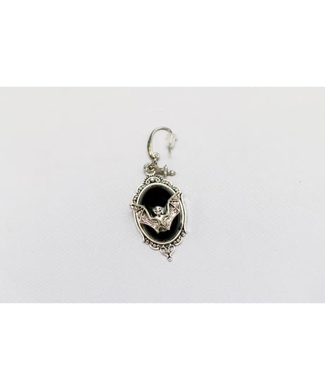 【Hiina Rose】／バット×クロス ゴシック調デザイン ピアス（ブラック）／【数量限定販売】