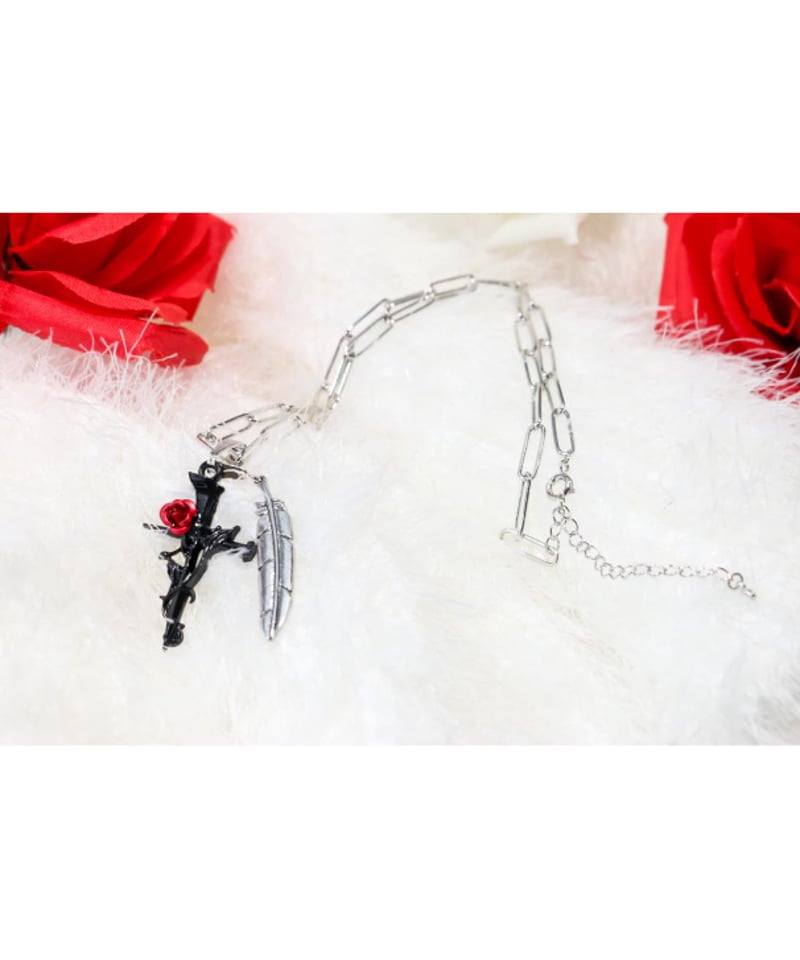 Hiina Rose】／ブラッククロス×フェザー ローズネックレス | WeROCK STO