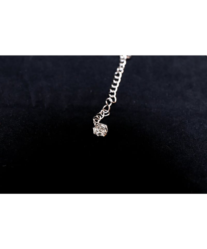 スワロスキー クロスモチーフネックレス SWAROVSKI スワロフスキー クロスモチーフ ネックレス 金属製