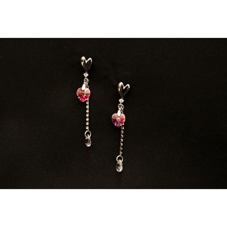 【Hiina Rose】／スワロフスキーハート×ストーン付きチェーン ピアス