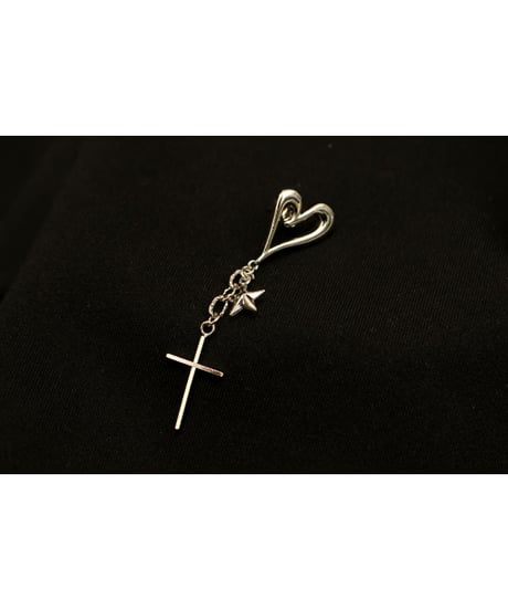 【Hiina Rose】／ハート×クロス×スター ピアス
