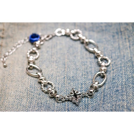 【Hiina Rose】／デザインチェーン ・クロス ブレスレット（ネイビー）