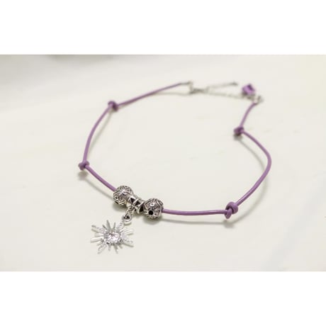 【Hiina Rose】／ウエスタン調・クロススター・カラーレザー ネックレス（スモークパープル）