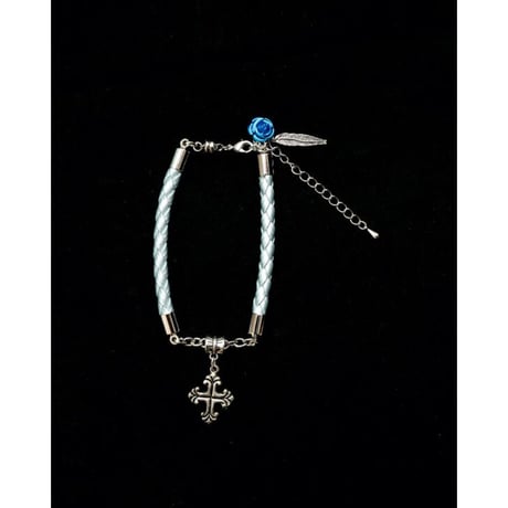 【Hiina Rose】／スクエアクロス×フェザー ブレスレット（ブルーローズ）／マグネットタイプ