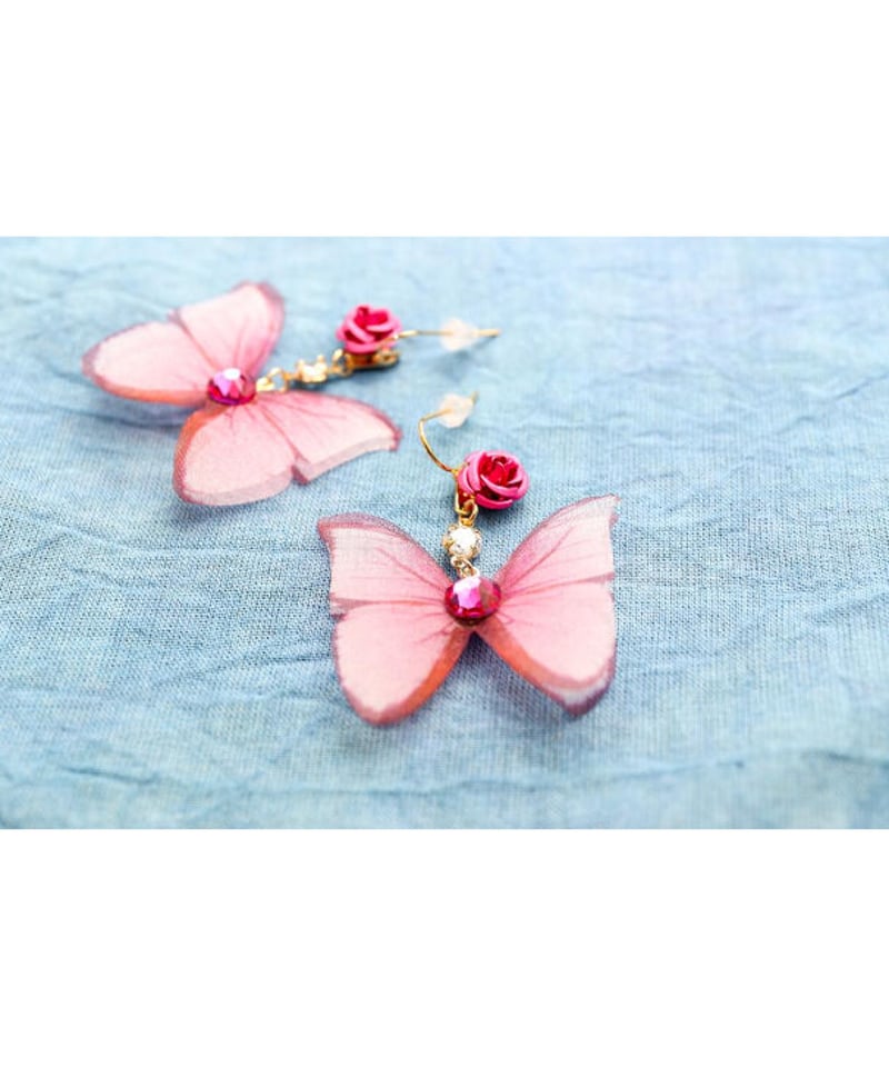 Hiina Rose】/シフォンバタフライ・スワロフスキー ピアス Hiina Rose】/シフォンバタフライ・スワロフスキー ピアス