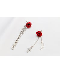【Hiina Rose】／6way！メタルチェーン・ローズピアス（レッドローズ）
