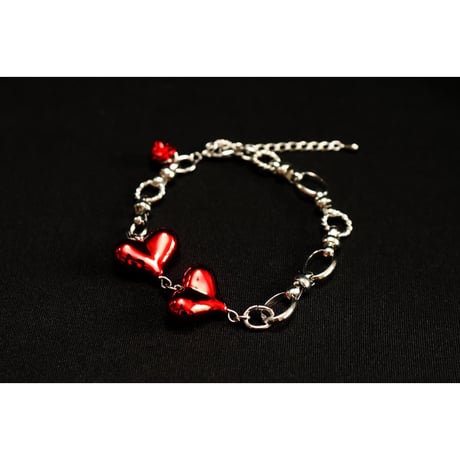 【Hiina Rose】／デザインチェーン・メタリックダブルハート ブレスレット（レッド）