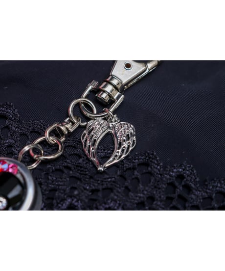 【Hiina Rose】／スワロフスキー×ブラックスカル・リールキーホルダー（ピンク）