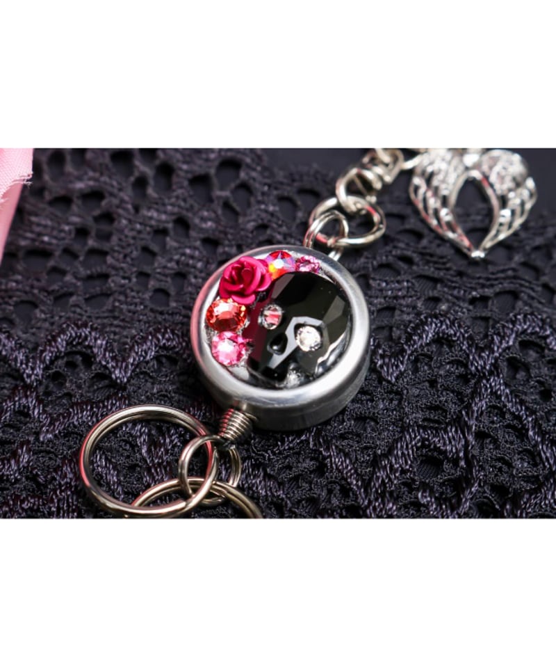 Hiina Rose】／スワロフスキー×ブラックスカル・リールキーホルダー