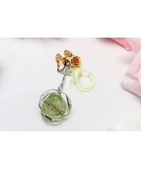 【Hiina Rose】／HINA割れシンバル入り！ クリアーフック・ローズレジン キーホルダー（ライム） 【一点もの】