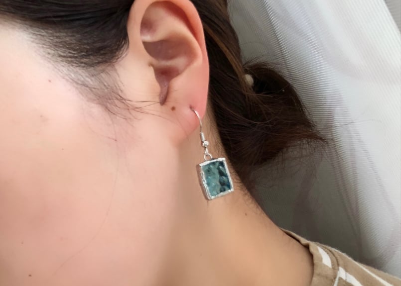 送料無料】ステンドグラスピアス コバルトブルー | MIYA with ガラス