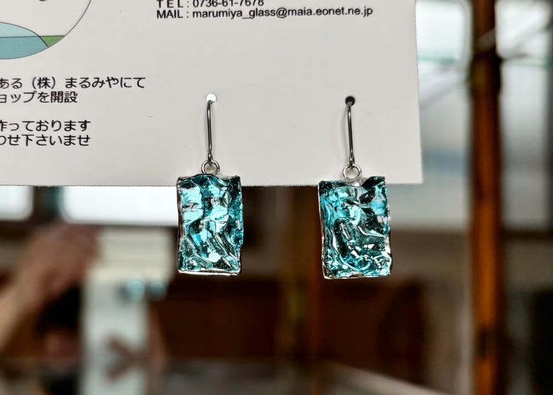 送料無料】ステンドグラスピアス コバルトブルー | MIYA with ガラス  
