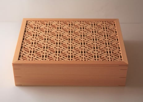 【受注生産】「kumu」 　組子文箱（小）　意匠：弁天亀甲