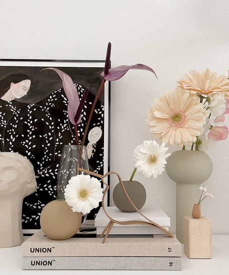 cooee design - BALL VASE 8cm MUD