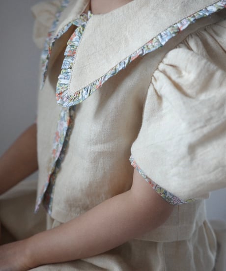 Kalinka - Swan Shirt Latte/Yellow flowers