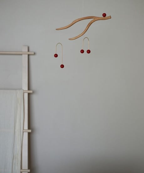 【予約販売商品】Kinetic Levi - Cherry hanging kinetic mobile