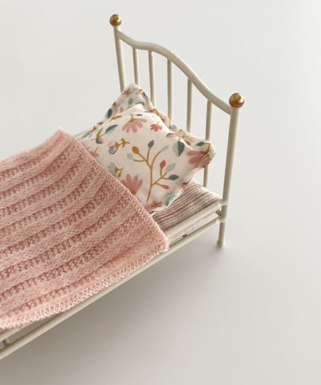 【予約販売商品】Maileg - Vintage bed; Mouse - Off white MOUSE (ビンテージ・ベッド/オフホワイト)