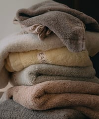 【予約】EARTH THE ARCHIVE - Plant dyed organic towel -face