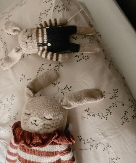 main sauvage - Large bunny
