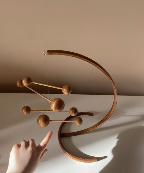 【予約販売商品】Kinetic Levi - Nikki big desk mobile