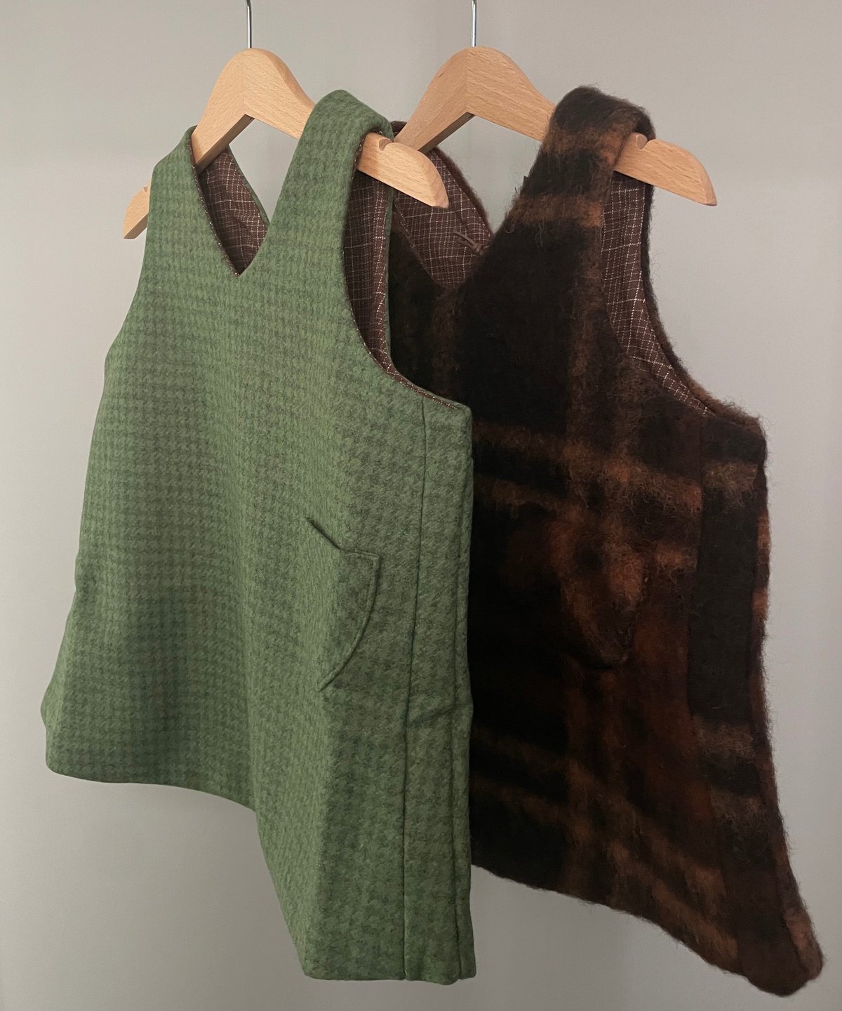 HELLO LUPO - Apron Skirt - Chestnut | UANDEL